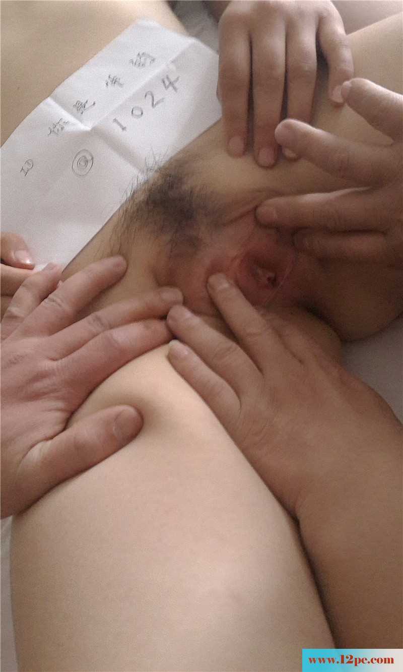 大晴天约了好友与21岁炮友3P，快乐人生无需解释