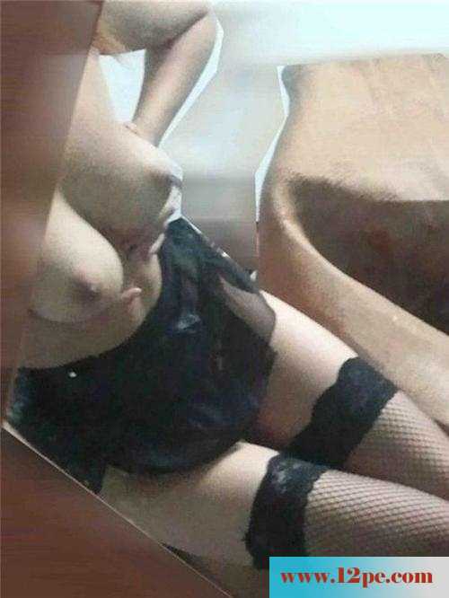 大咪妹玩黑丝-真是风情万种-(12P)