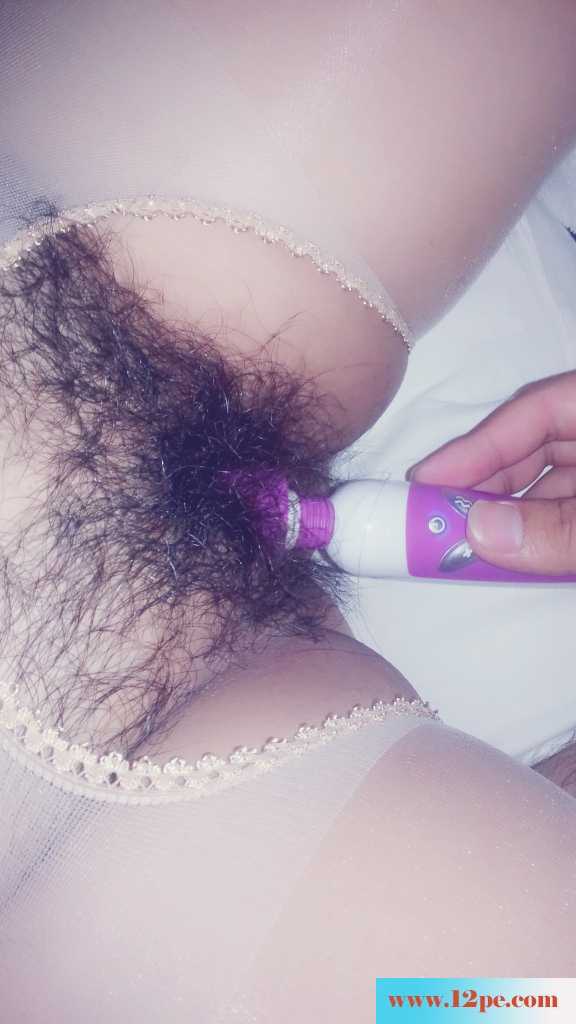 道具调教学生妹子的私处，丝袜美腿诱惑(18P)