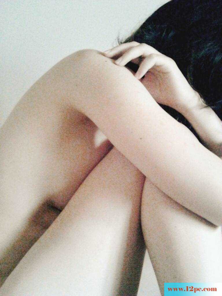 粉嫩女友自拍诱人双峰(33P)