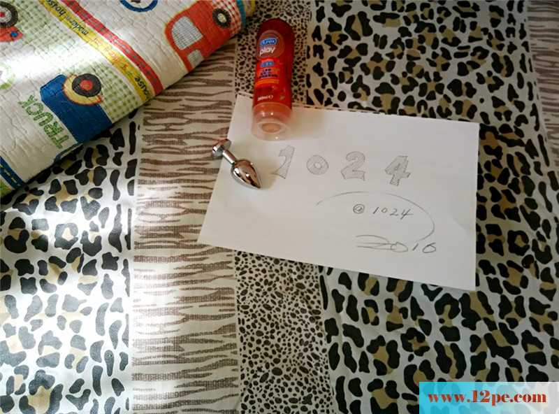 丰满的骚货胖邻居，趁着老公不在让我拍写真(