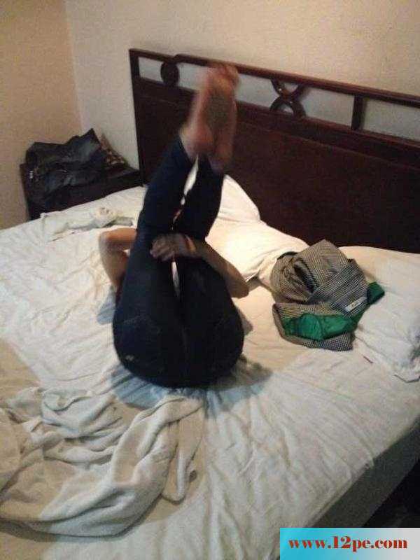 刚刚认识一小时的炮友-一夜情真是好刺激(17P)