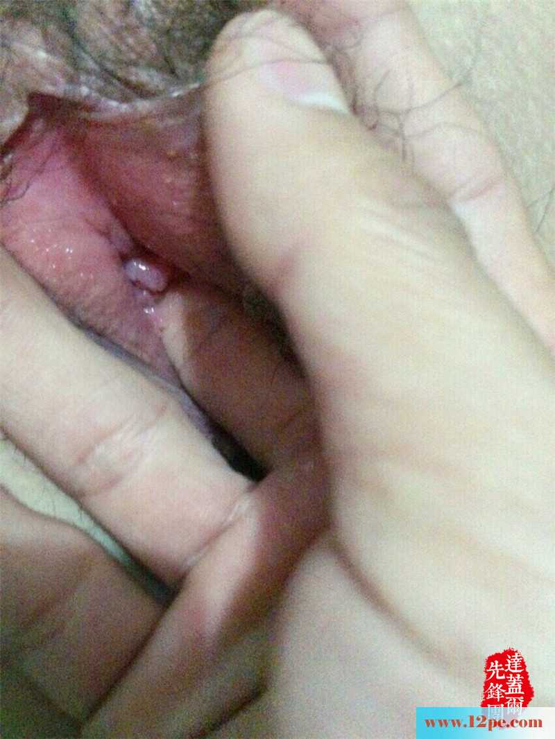 高三女友抽空享受性爱，平衡繁重的学习生活(