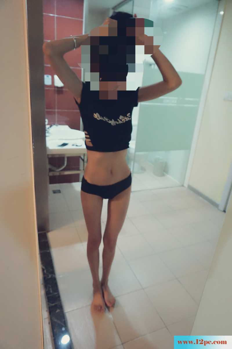 和95年出生的女友开房啪啪啪(10P)