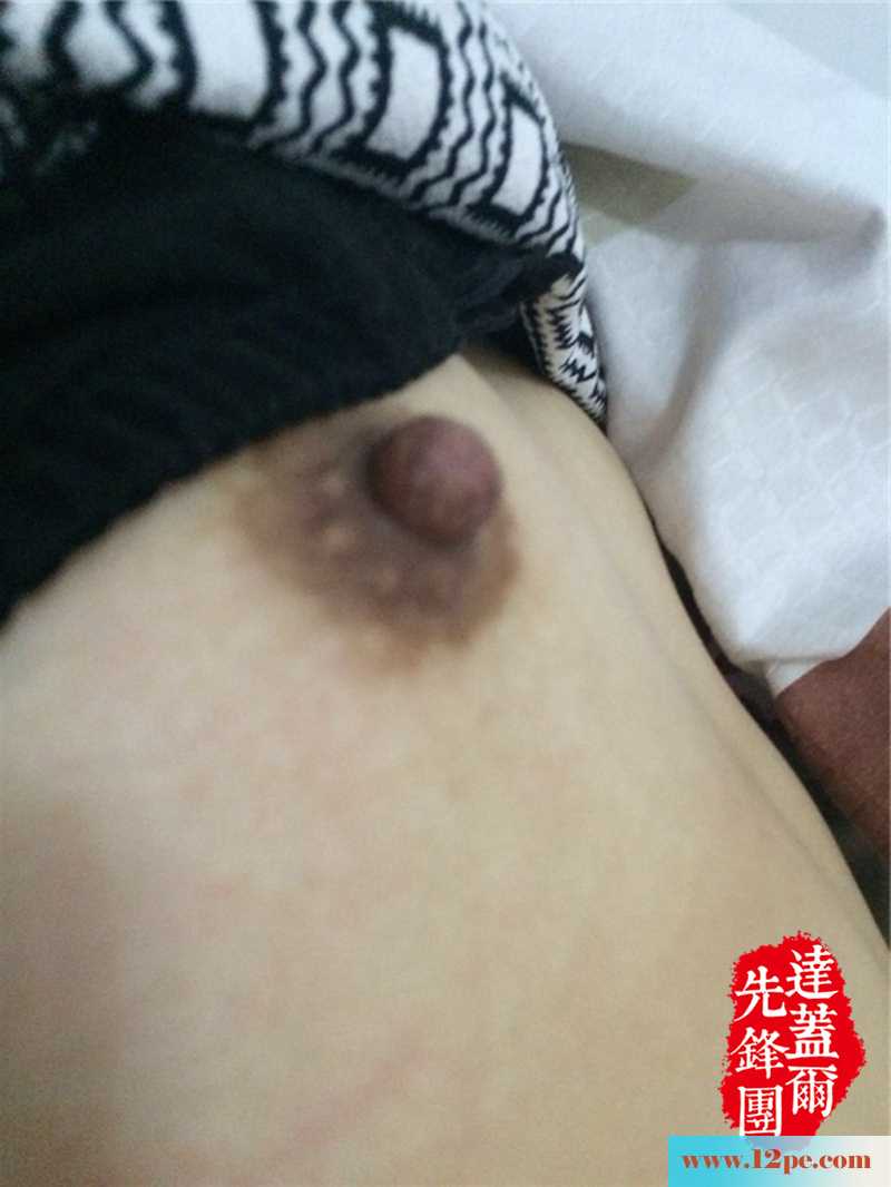 21岁刚破除的小妹阴部还是那幺的美，锁精能力超