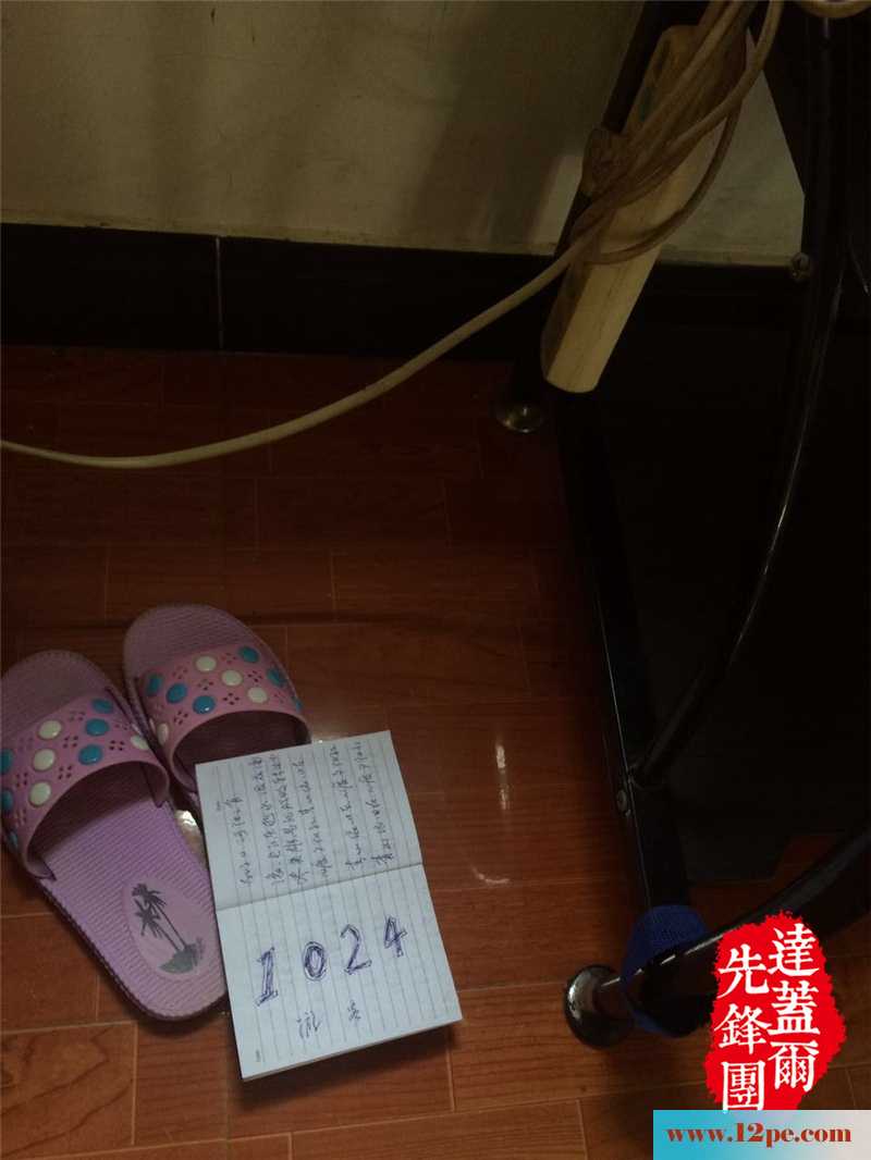 21岁刚破除的小妹阴部还是那幺的美，锁精能力超