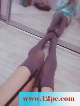 女神无聊家中玩起丝袜秀(21P)