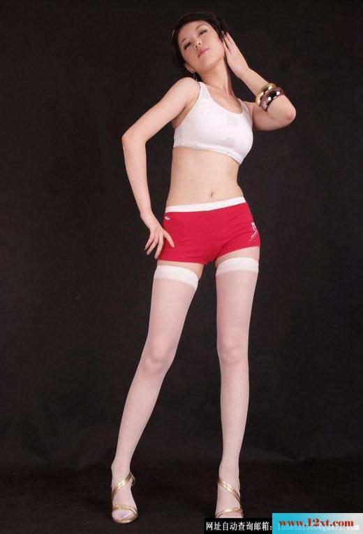 陌陌各种制服丝袜的诱惑(39P)