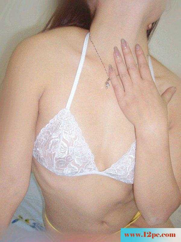 极品身材的妞雪白肌肤黑丝诱惑，粉润木耳(11P