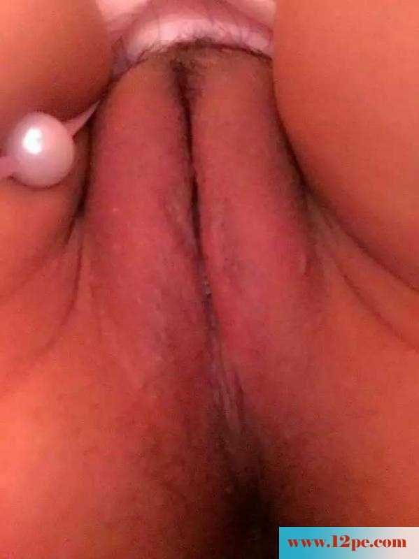还是上一个一线天，加点小情趣，大家说说怎幺