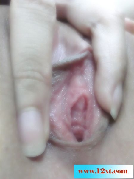 07-11屄粉奶嫩的高一校花炮友淫荡掰屄开腿待肉棒