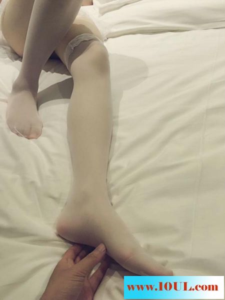 23-11叫女友洗干净换上丝袜护士制服诱惑(10P)
