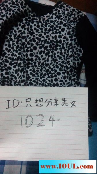 23-11咪咪很挺，毛毛很美，皮肤很白(27P)