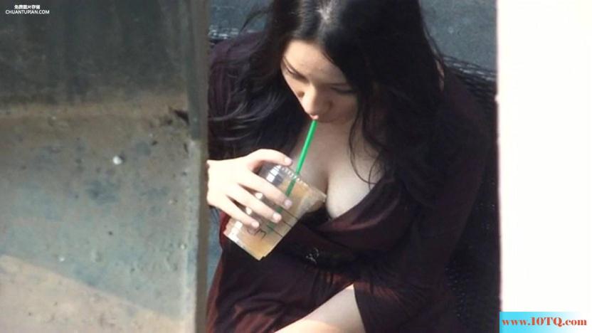 白嫩沟乳任人拍(13P)