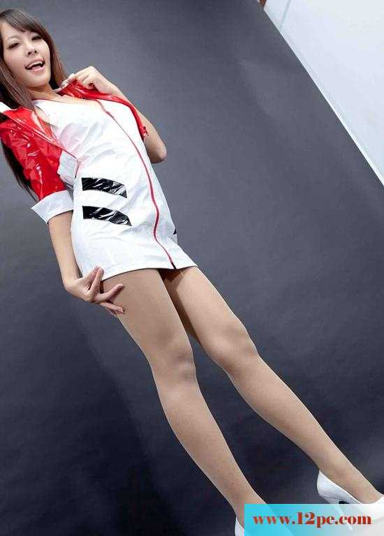 迷人深情的性感美女细长的肉丝腿真诱人(19P)
