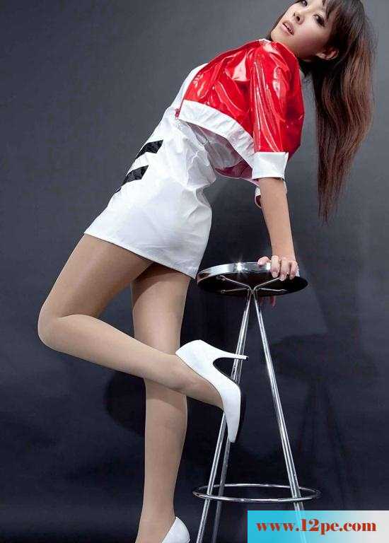 迷人深情的性感美女细长的肉丝腿真诱人(19P)