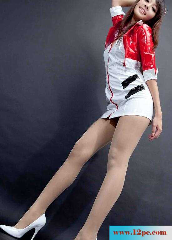 迷人深情的性感美女细长的肉丝腿真诱人(19P)