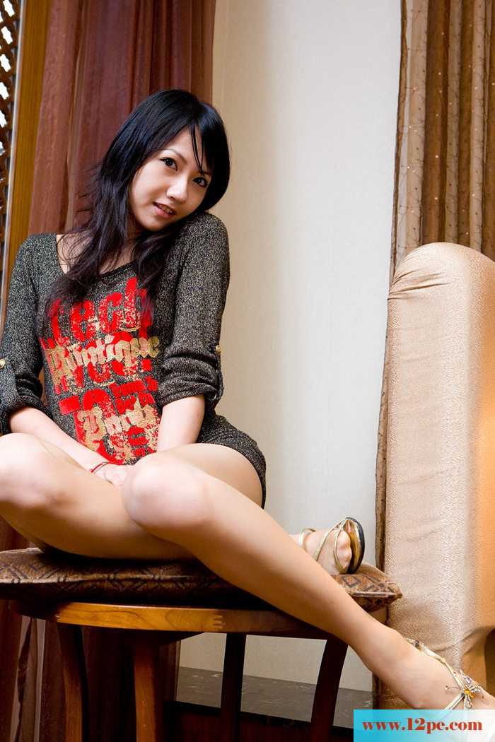 喜欢美女那双细长迷人的肉丝腿【11P】