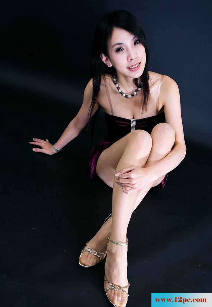 修长美腿穿上超薄肉丝太性感了【14P】