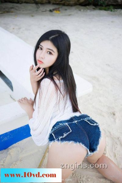 露西妹妹沙滩美臀秀【12P】