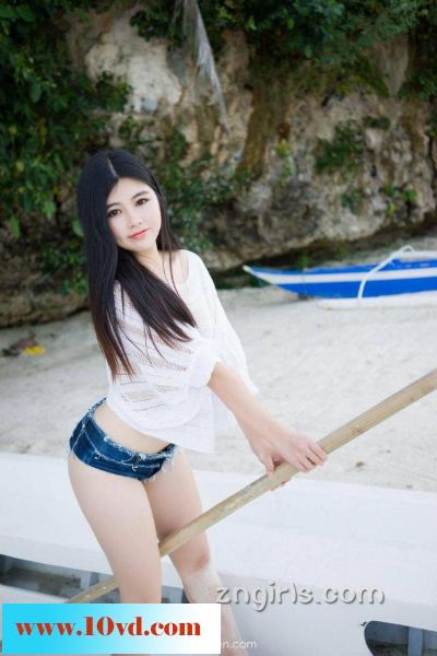 露西妹妹沙滩美臀秀【12P】