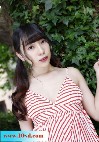 绿荫别墅院子中的丰满女人【12P】