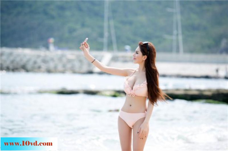 美而清纯赵妹妹爆乳身材海滩秀【12P】