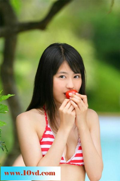 葡萄园中的可人mm清凉外比基尼【10P】