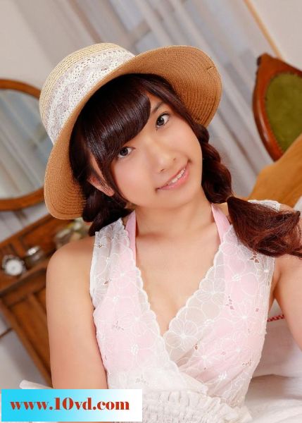 青春少女家中魅而撩人【13P】