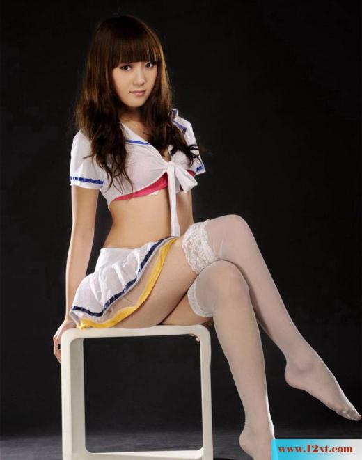 学生妹白丝的诱惑(12P)