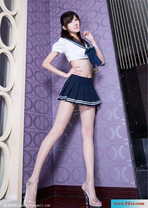 学生装少女白嫩美腿写真(15P)