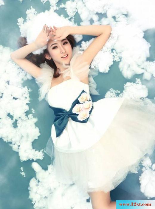 雪白的美女公主照片好清纯(10P)