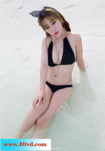 沙滩小林间中的比基尼美女【11P】
