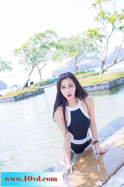 水域中的泳装小唯妹妹【12P】