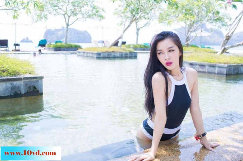 水域中的泳装小唯妹妹【12P】
