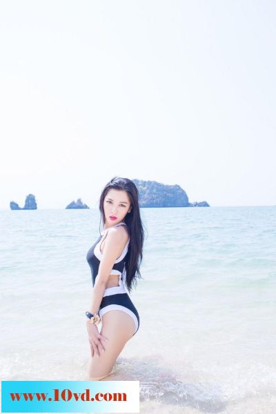 水域中的泳装小唯妹妹【12P】
