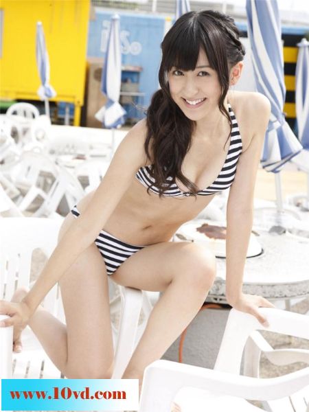 游泳场里的可爱三个小美人【10P】