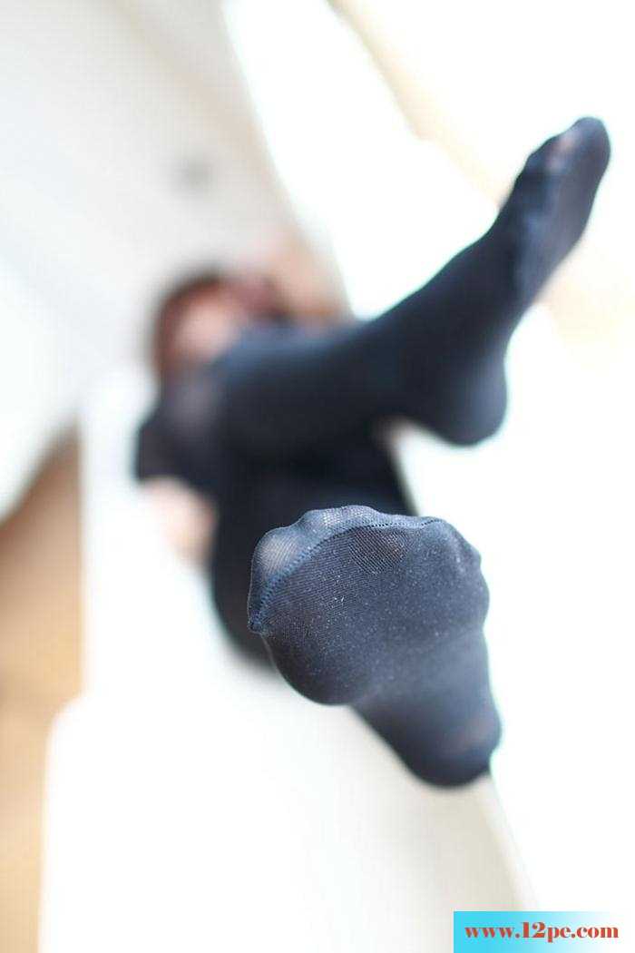 看美女那修长性感爱心黑丝腿真性感(11P)