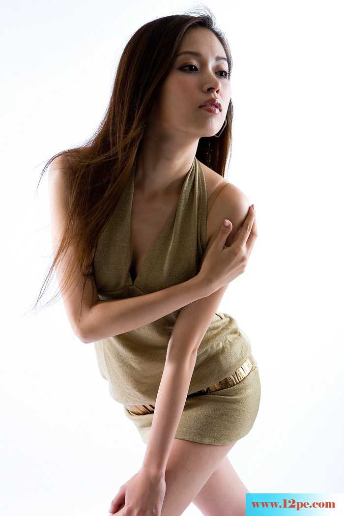 齐逼短裙美女秀细长美腿【16P】