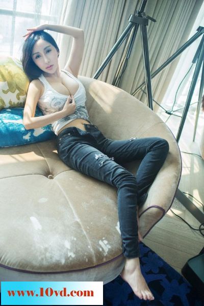 高挑美女棋棋丰满美胸超级妩媚【10P】