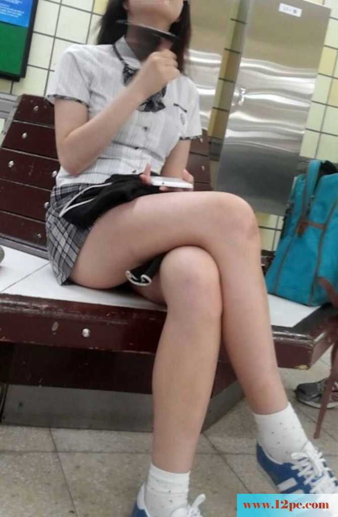 真是美这长腿~！白皙粉红娇妻(10P)