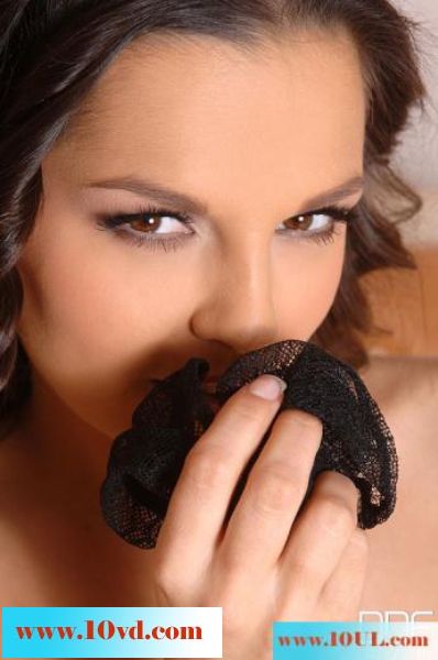 Intensive-Orgasm-At-Glam-Solo(16P)