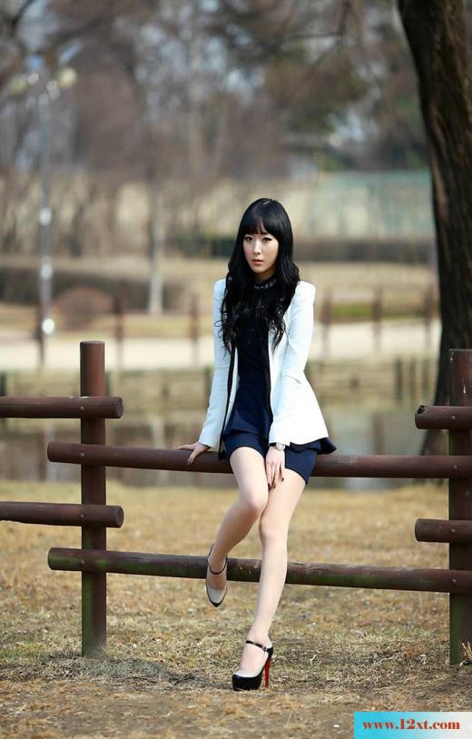 高挑的美女丝袜秀腿(18P)