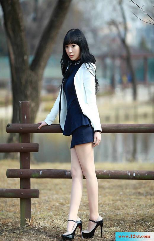 高挑的美女丝袜秀腿(18P)