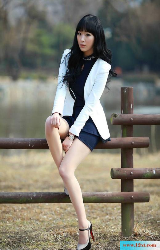 高挑的美女丝袜秀腿(18P)