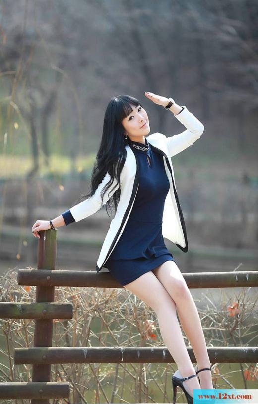 高挑的美女丝袜秀腿(18P)
