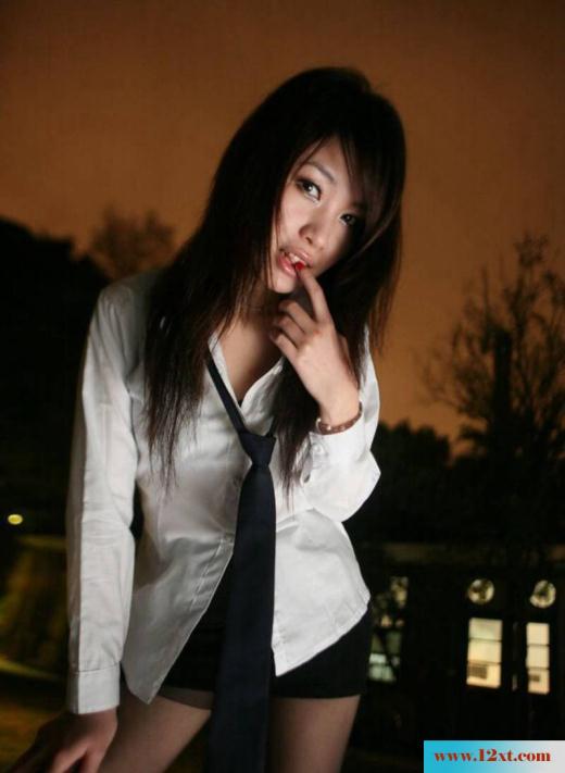 黑丝女教师也玩诱惑(11P)