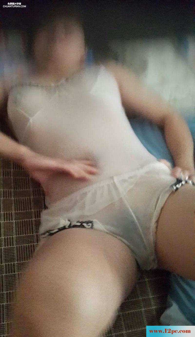 风骚欲女人妻买了透明白色蕾丝装来诱惑我(12P