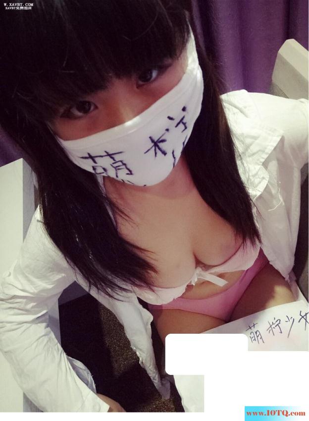 萌萌哒的小淫娃萌柠少女,白色衬衫粉色内衣白丝