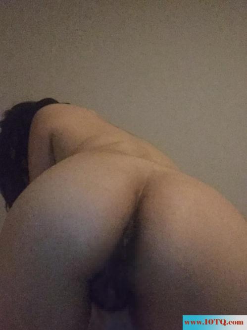 骚女友狂秀她诱人的身体(14P)